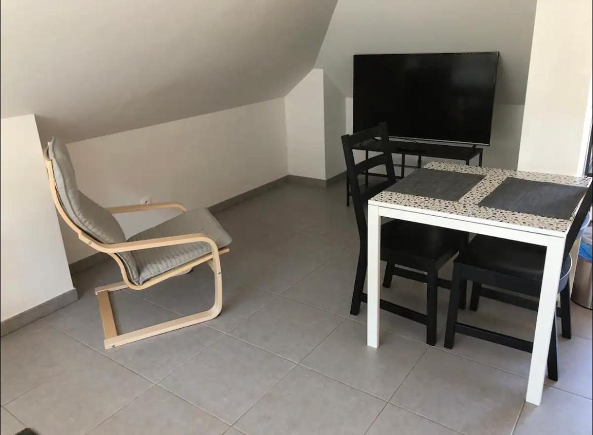 Studio A 300 M De La Gare De مانت لا جولي المظهر الخارجي الصورة